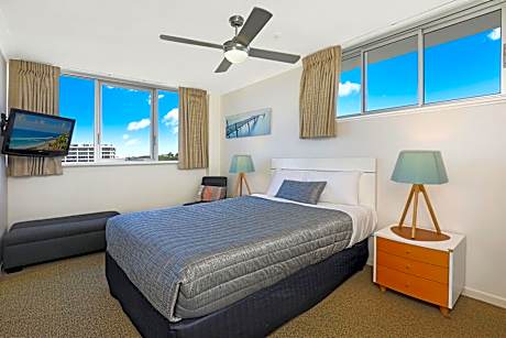 Three-Bedroom Apartment with Filtered Ocean View