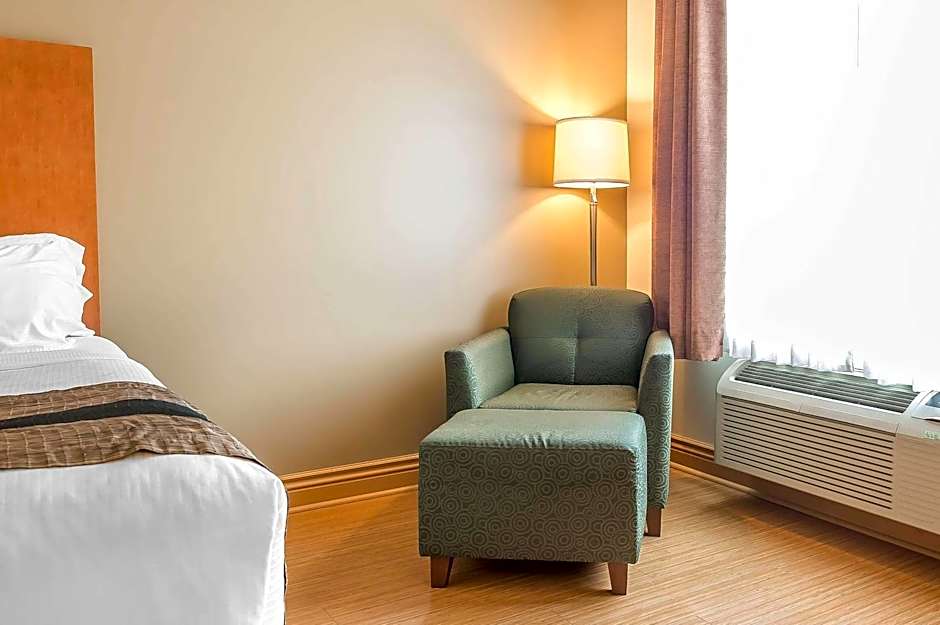 Quality Inn & Suites Hawkesbury