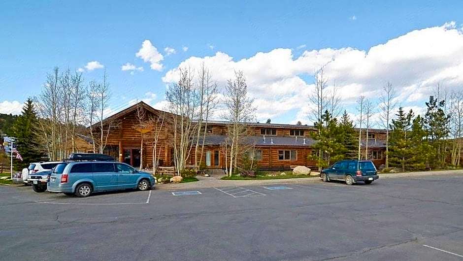 The Boulder Creek Lodge