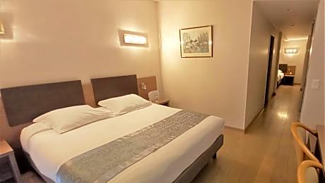 Superior Quadruple Room (2 beds)