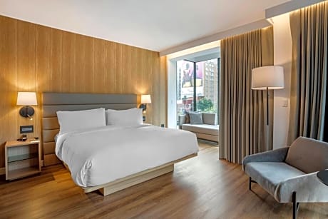 Guest room, 1 King, Corner room