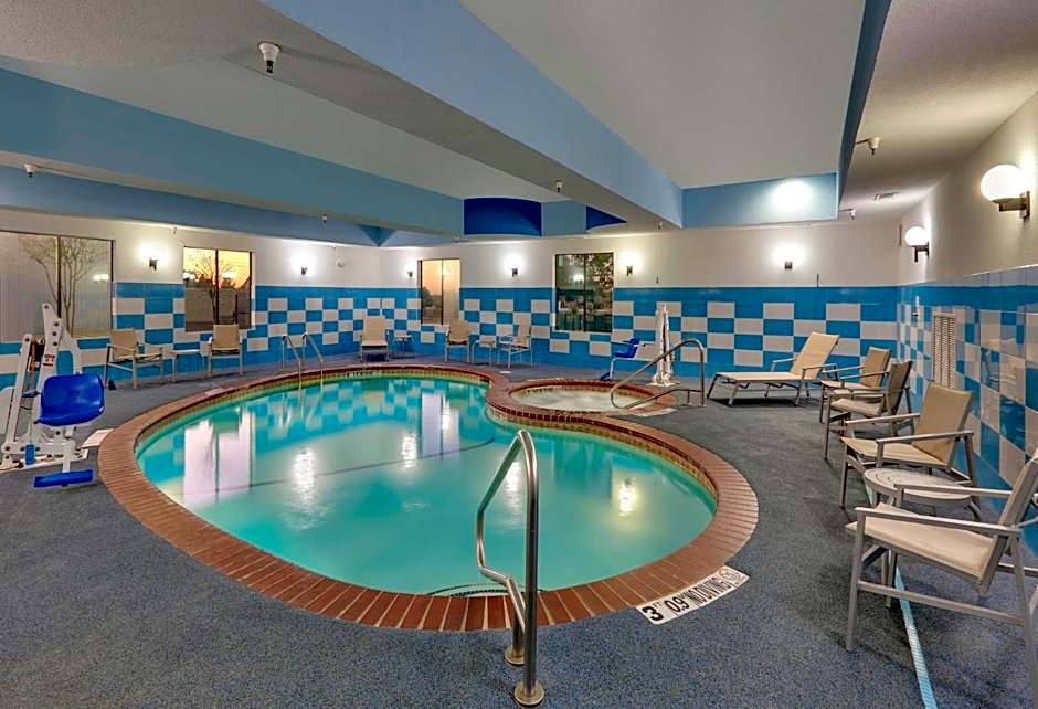 Holiday Inn Express Hotel & Suites Denton By IHG