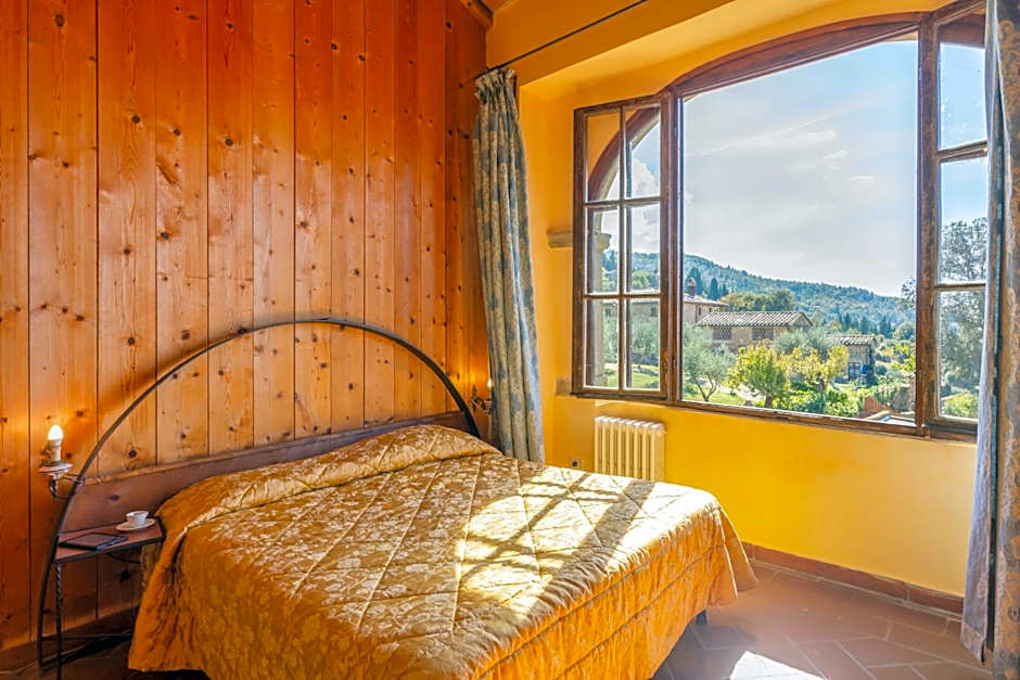 ISA-Farmhouse with swimming-pool in Chianti-area in the middle of Tuscan nature