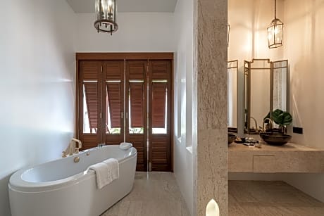 MOONLIGHT GRAND POOL VILLA