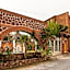 Paradise Hotel Boutique & Lounge