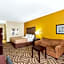 La Quinta Inn & Suites by Wyndham Floresville