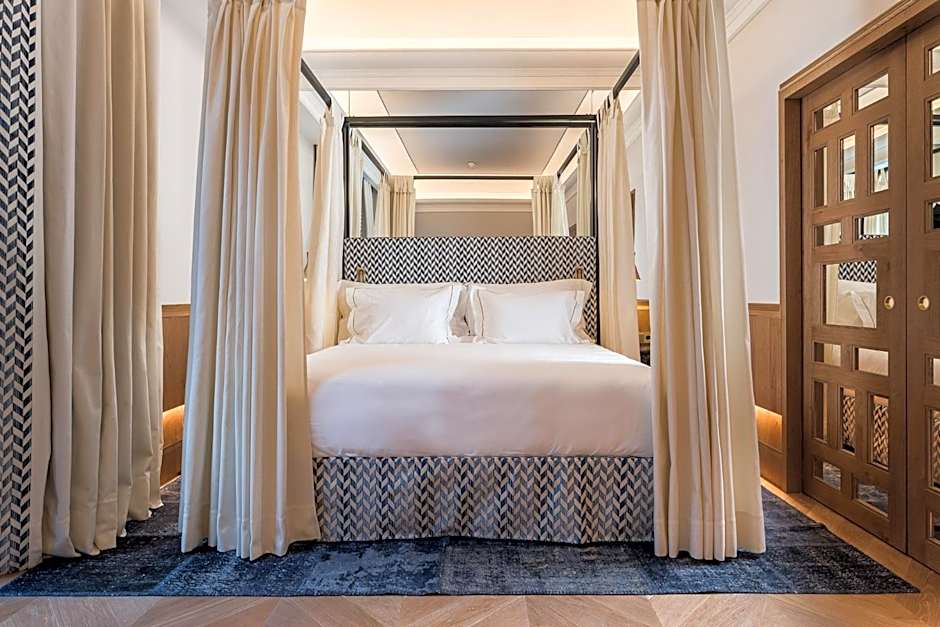 Photo 1 of 10 of Junior Suite