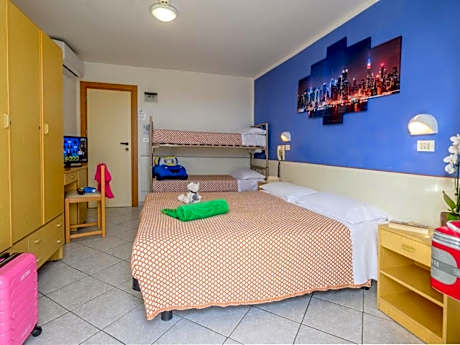 Comfort Quadruple Room
