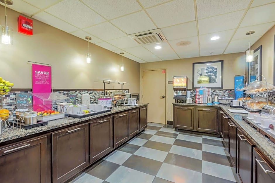 Hampton Inn By Hilton Tampa-International Airport/Westshore