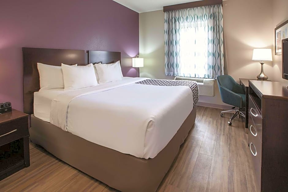 La Quinta Inn & Suites by Wyndham New Cumberland Harrisburg