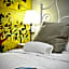 Goodfellas Thong lo Hostel #NO CHECK IN AFTER 5 PM-CHECK IN TIME NEEDED#