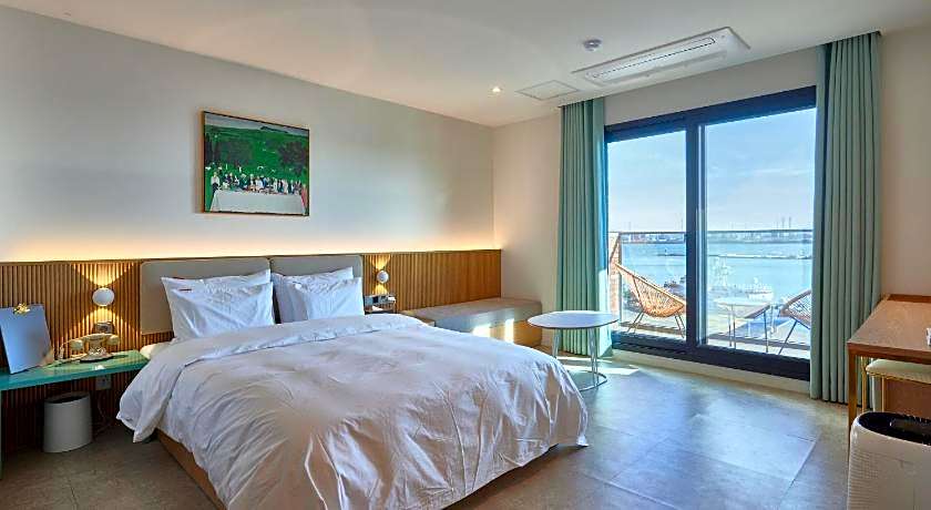 Pohang Brown Dot Terrace Pohang Terminal branch