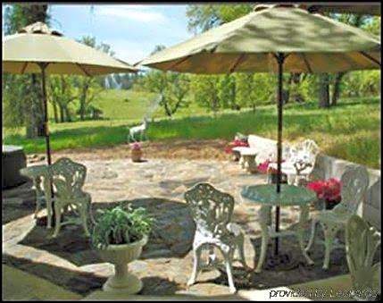All Season's Groveland Inn