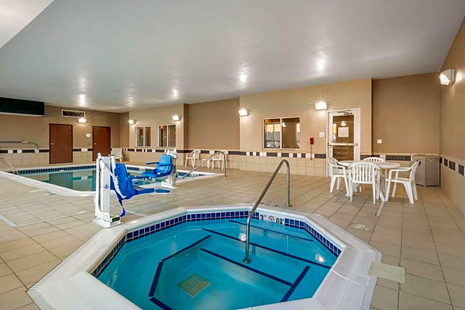 Comfort Inn & Suites Marion I-57