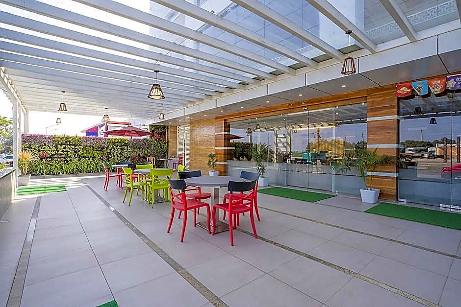 Hotel Wisteria blue