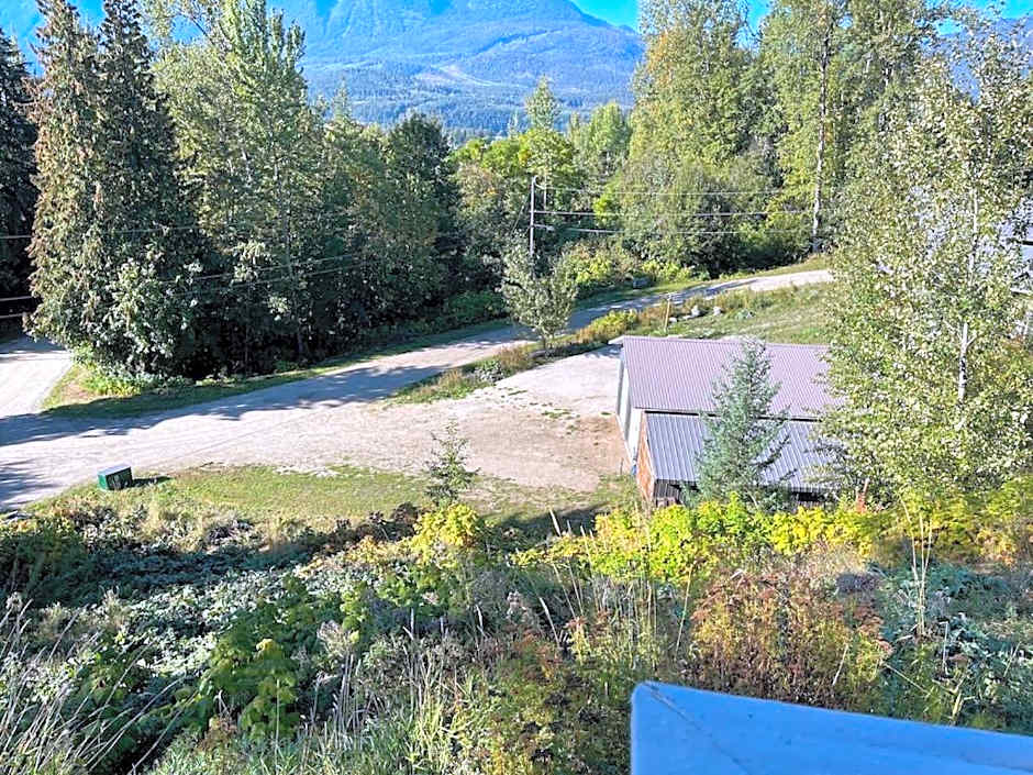 Stoke Cabin by Revelstoke Vacations