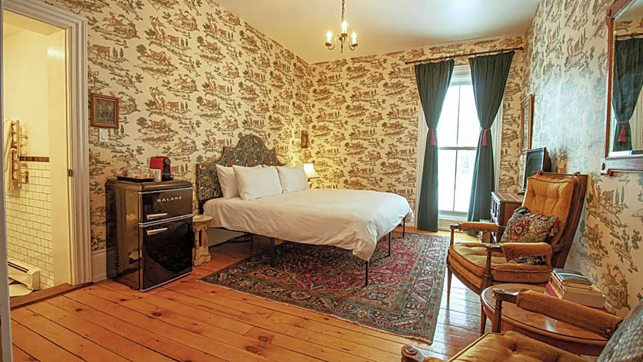 Photo 1 of 4 of Double Room