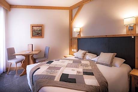 Club Double Room - Balcony with Lake view