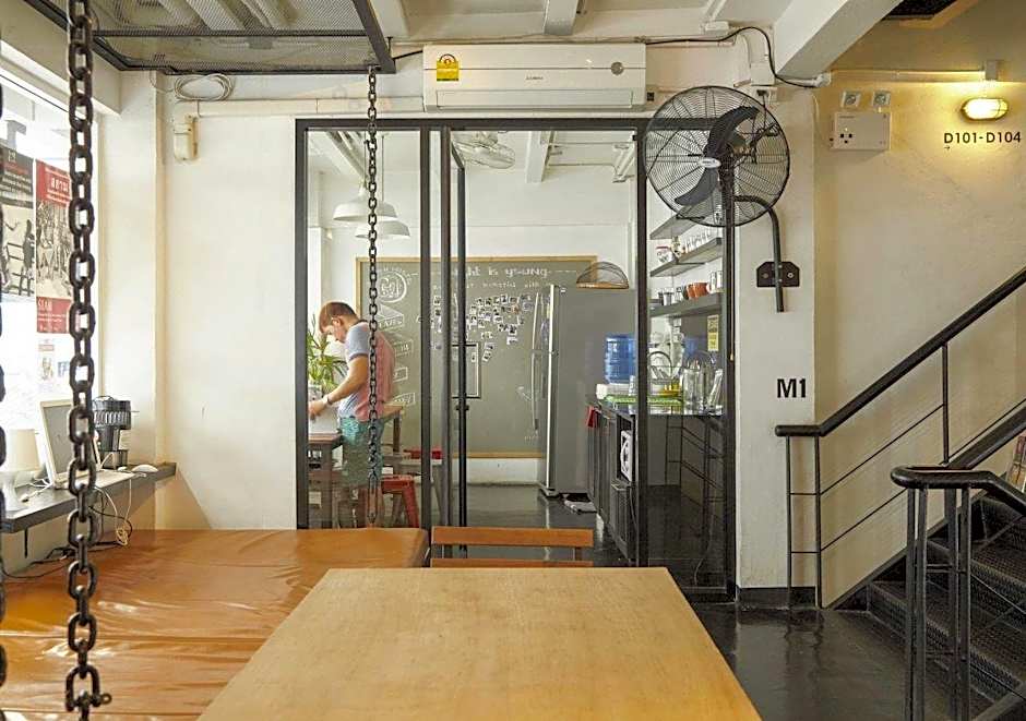 3 Howw Hostel at Sukhumvit 21