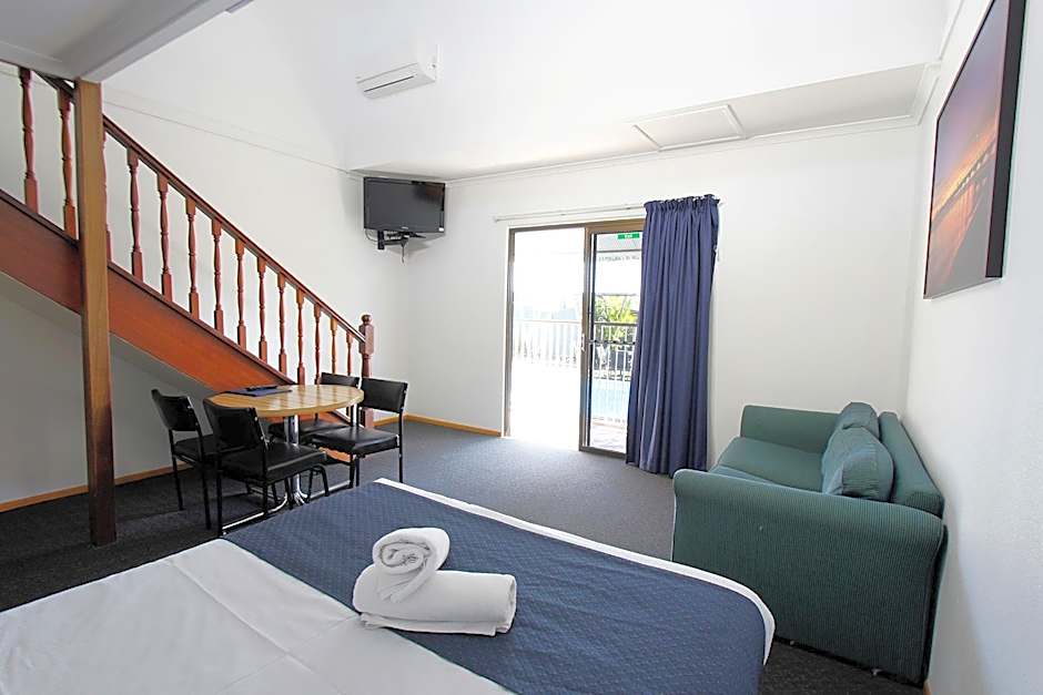 Blue Shades Motel
