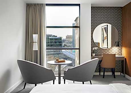 Standard King Room with City View