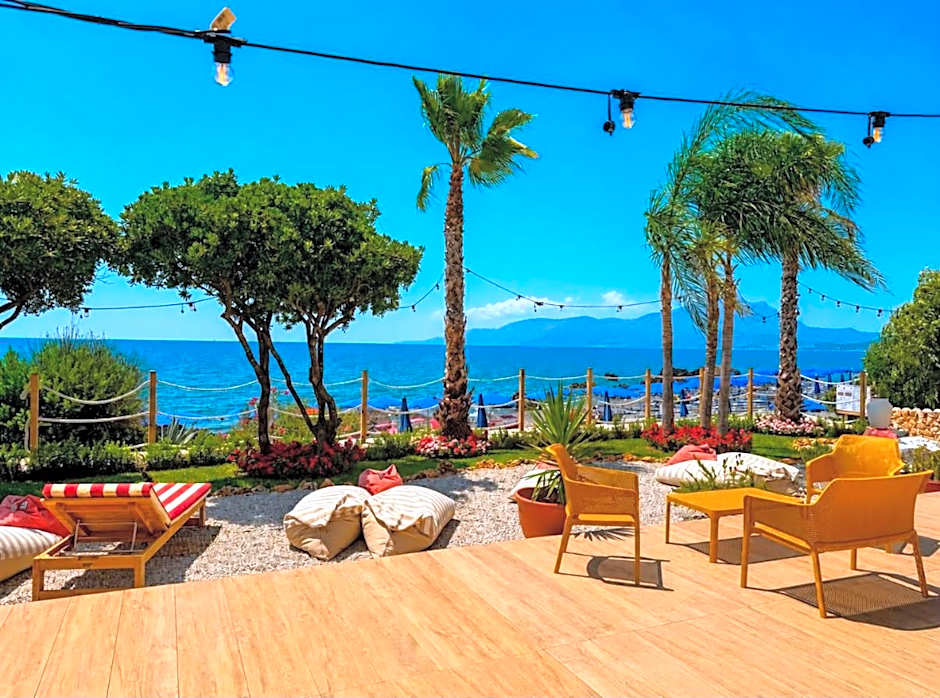 Beach Hotel Terracotta
