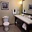 La Quinta Inn & Suites by Wyndham Tyler-University Area