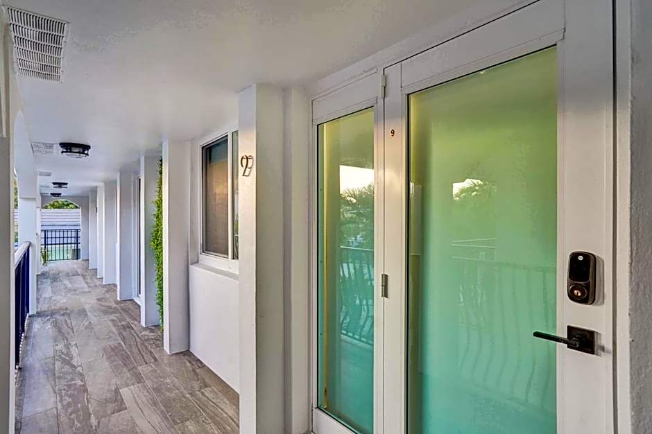 Bright Beachside Getaway