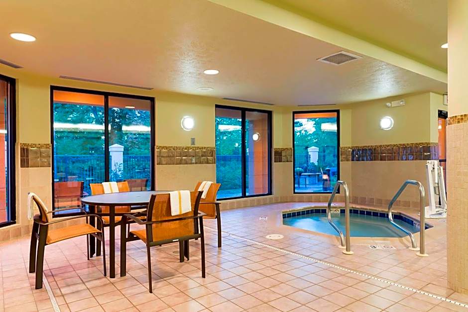 Courtyard by Marriott Traverse City