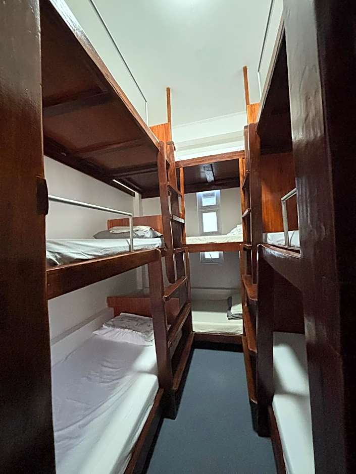 Photo 1 sur 4 de Bunk Bed