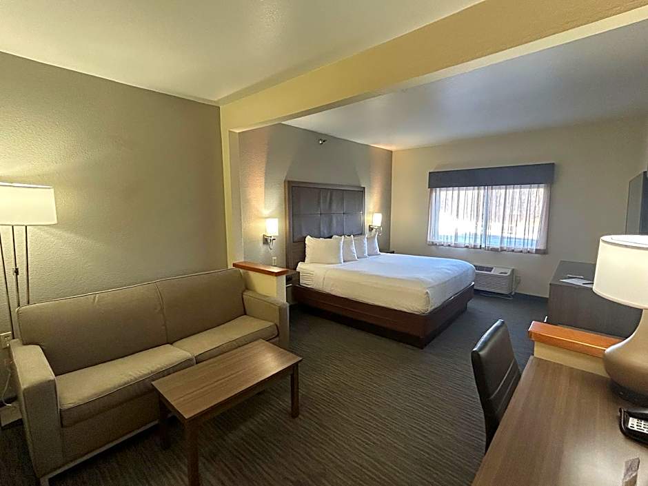 Best Western Plus Paper Valley Hotel