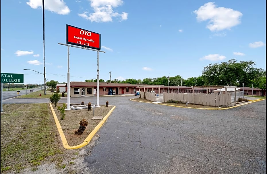 OYO Hotel Beeville -US 181