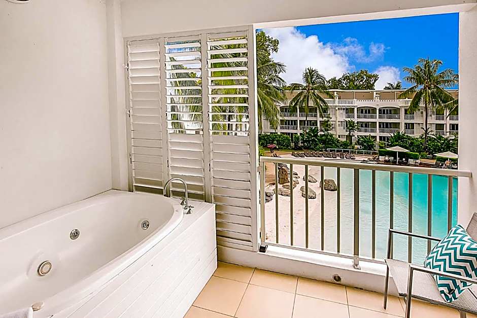 Elysium Private Apartments at Beach Club & Spa