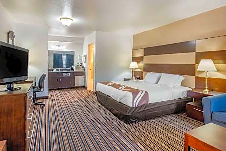 Triple King Room - Non-Smoking