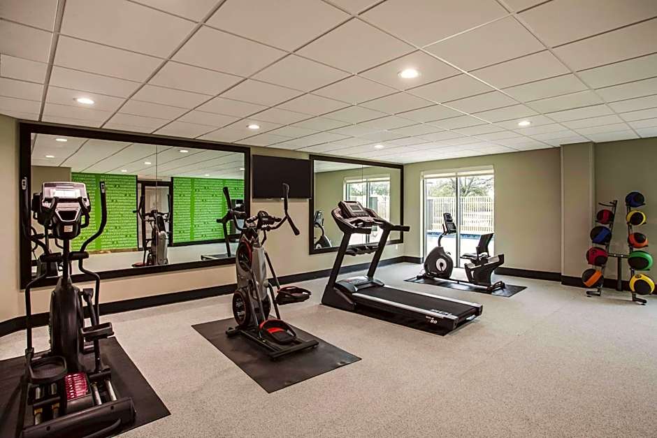 La Quinta Inn & Suites by Wyndham Clearwater South
