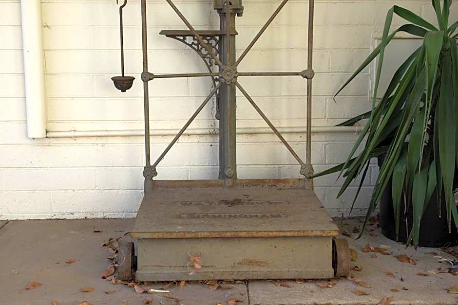 Pioneer Station Motor Inn