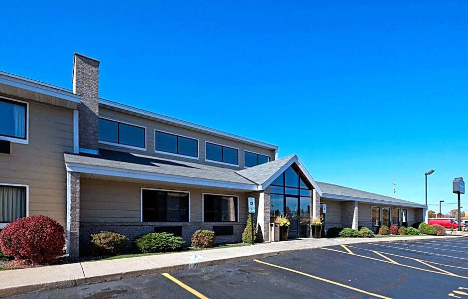 AmericInn by Wyndham Hartford WI