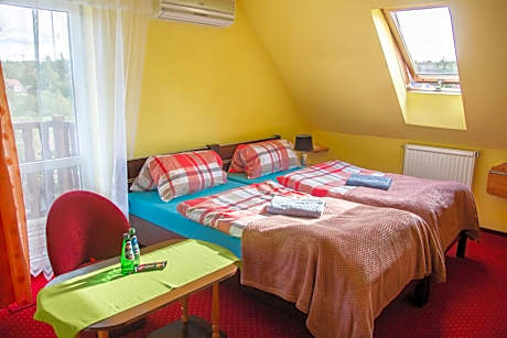 Quadruple Room with Private Bathroom