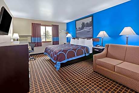 1 King Bed Nonsmoking