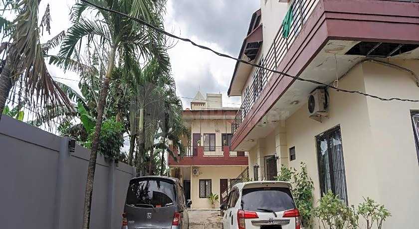 SRB near Mall Ciputra CIbubur Mitra RedDoorz