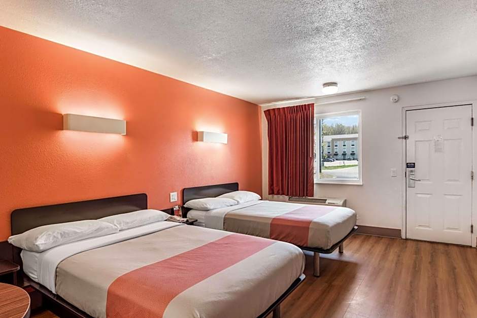 Motel 6-Youngstown, OH