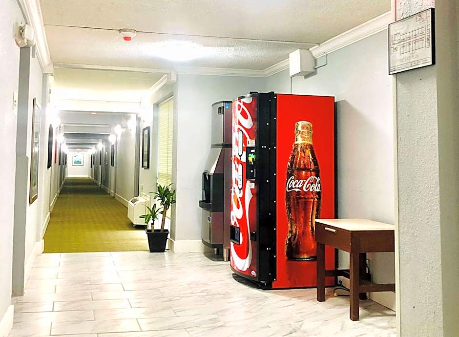 Montgomery Inn & Suites