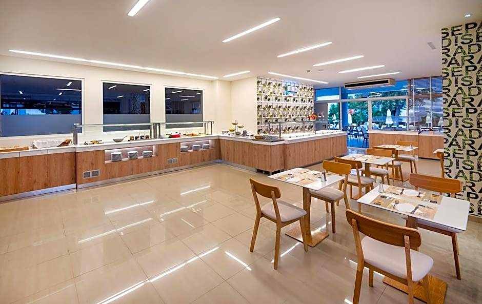 Palm Beach Hotel - Adults only