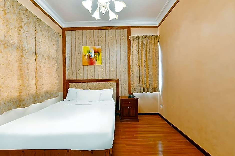 Capital O 125 Moon Plaza Hotel