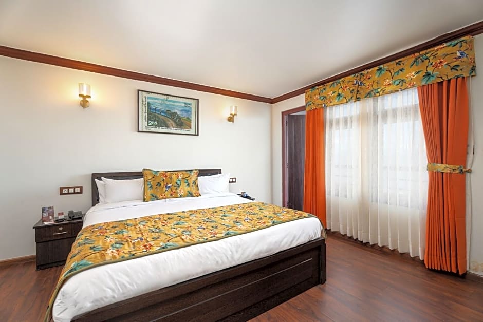 Summit Sherpa Mountain Hotel