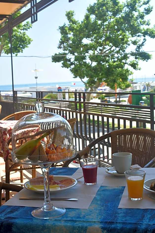Hotel Bristol - a 30 mt dalla spiaggia