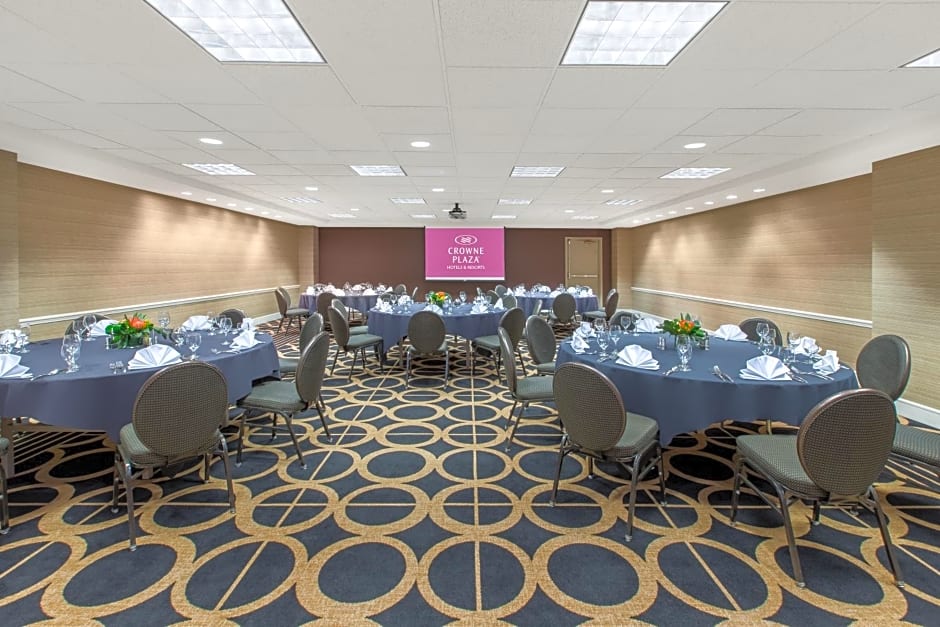 Crowne Plaza Hotel Kansas City Downtown By IHG