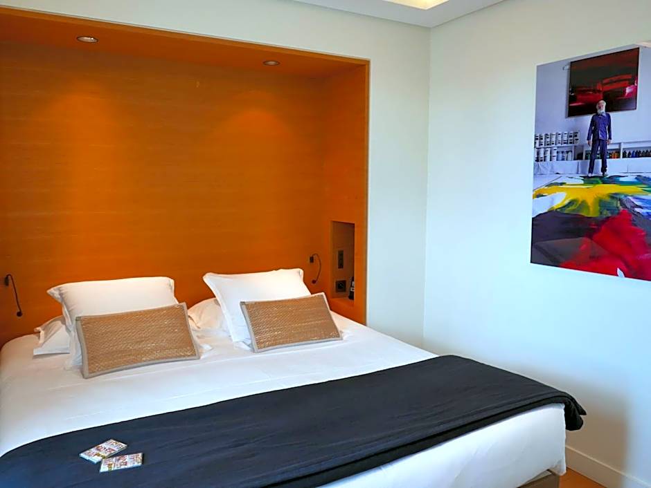 Hotel Marignan Champs-Elysees