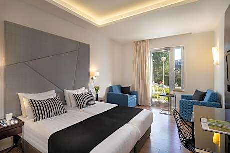 Double or Twin Room with Patio