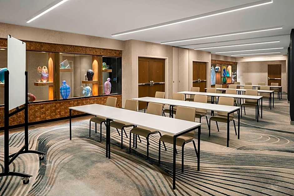 Glass Light Hotel & Gallery, Autograph Collection
